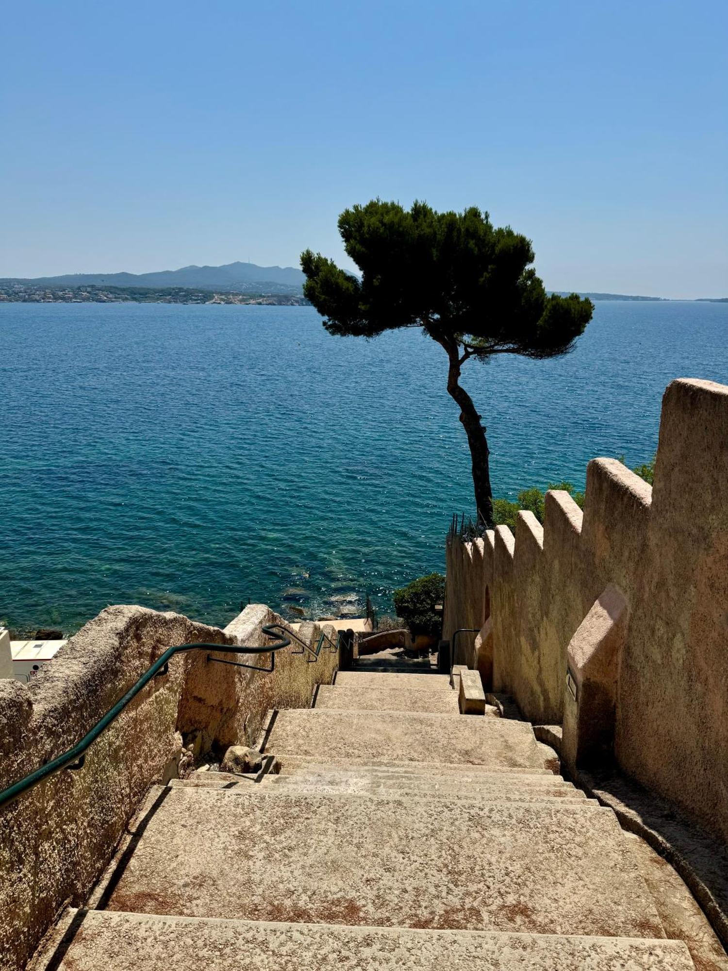 Cocon Comfortable Vue Mer, Clim Et Parking Sanary-sur-Mer Exterior foto